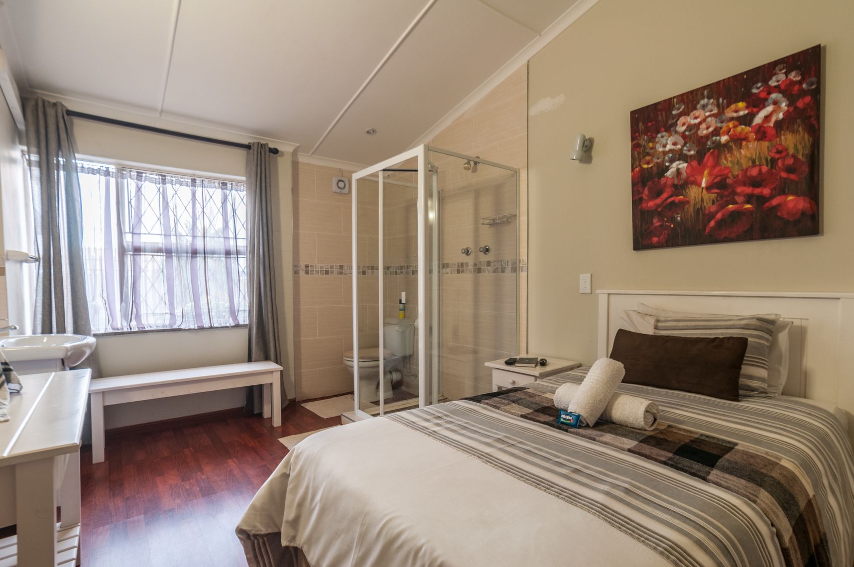Room with en-suite shower