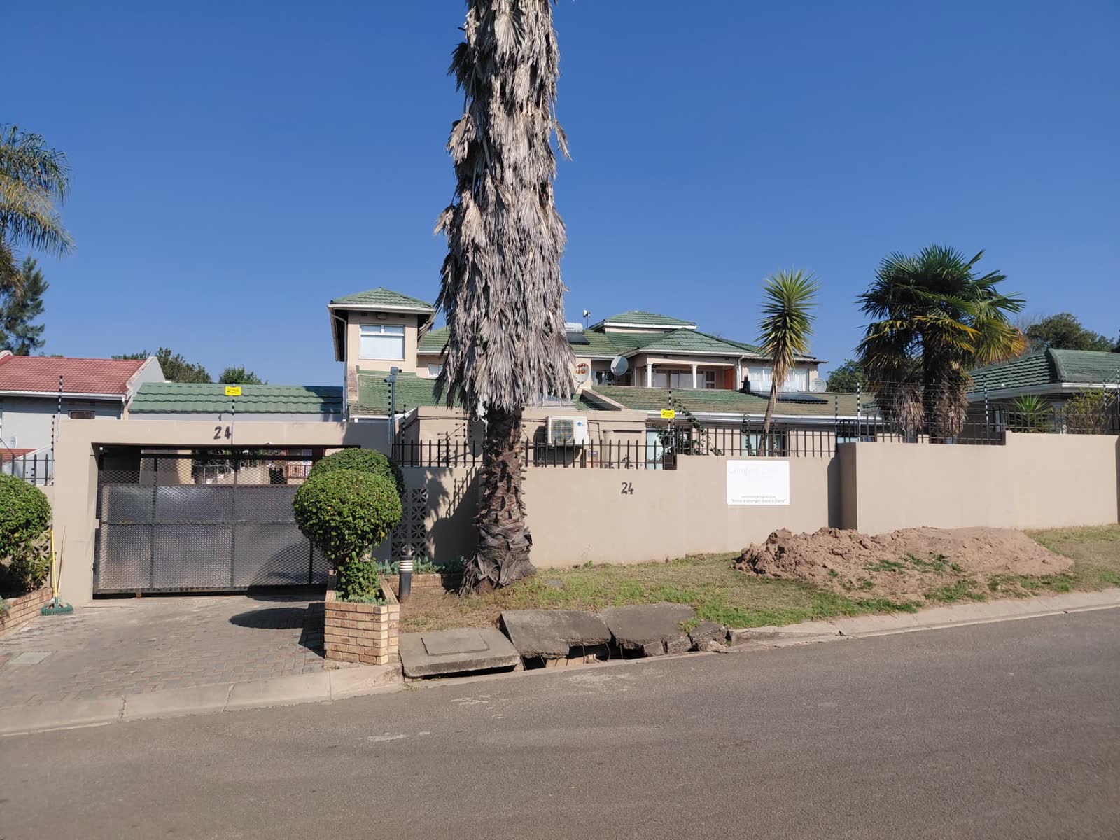 Street view of The Comfort Zone Guesthouse entrance in Fort Gale